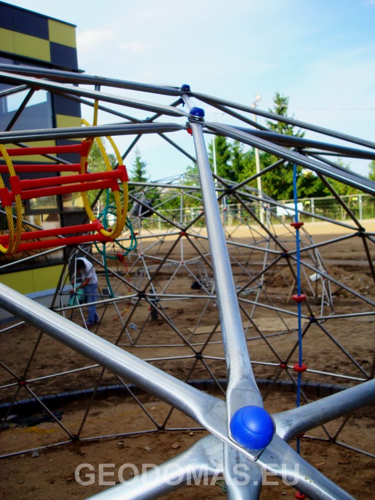 28m2 PLAYGROUND Ø6m ICO F4 H3m · 16